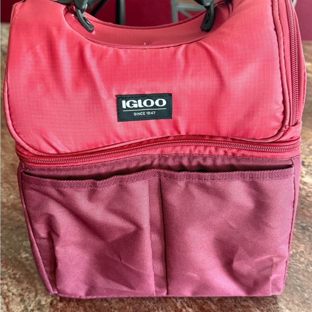 Igloo Red Cooler Bag with Dual Compartments